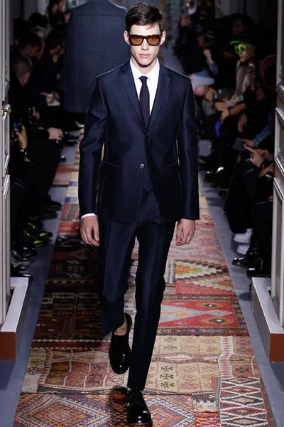 Look 48